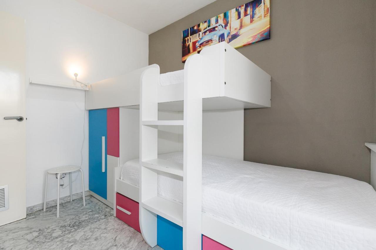 Uhc Cancun Apartments Salou Kültér fotó